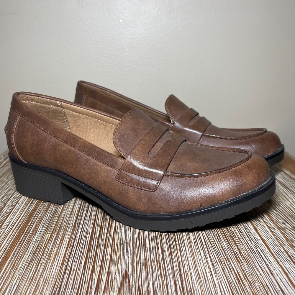BareTraps Olivia Loafers Women's Size 8